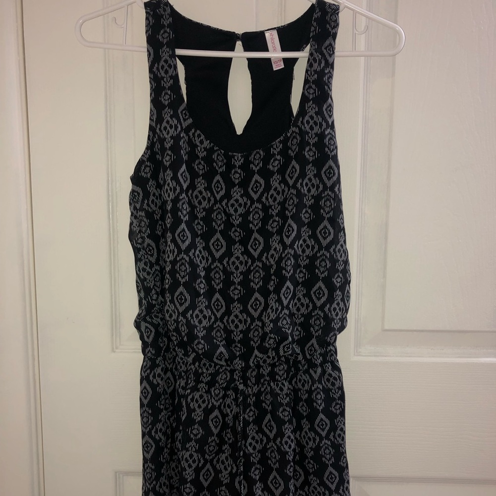 NWOT Xhilaration patterned romper